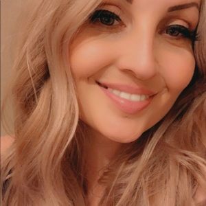 Meet your Posher, Christal